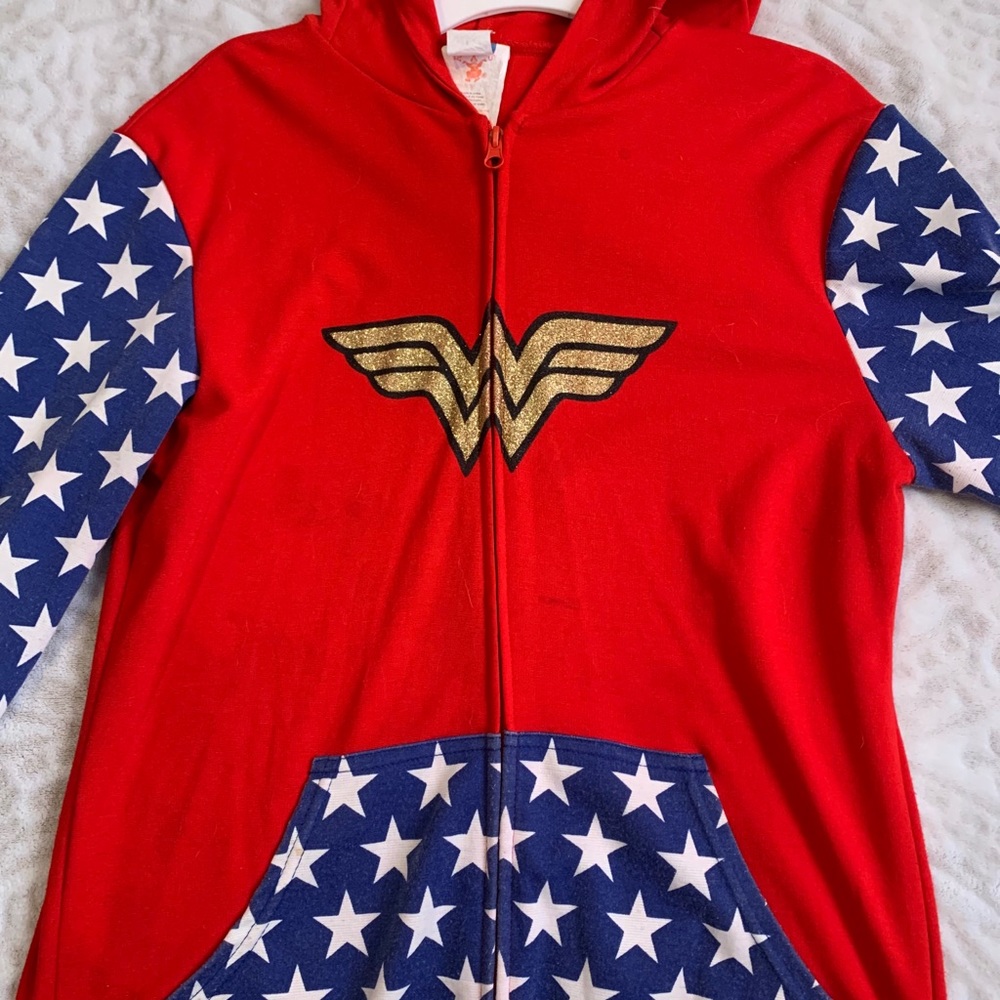 WONDER WOMAN HOODIE